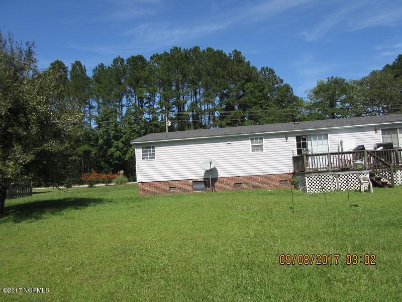 646 Whitestocking Road Burgaw, NC 28425 - Photo 6 of 19 IMG_0631