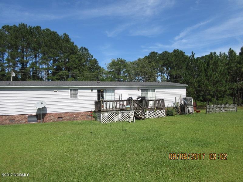 646 Whitestocking Road Burgaw, NC 28425 - Photo 8 of 19 IMG_0633