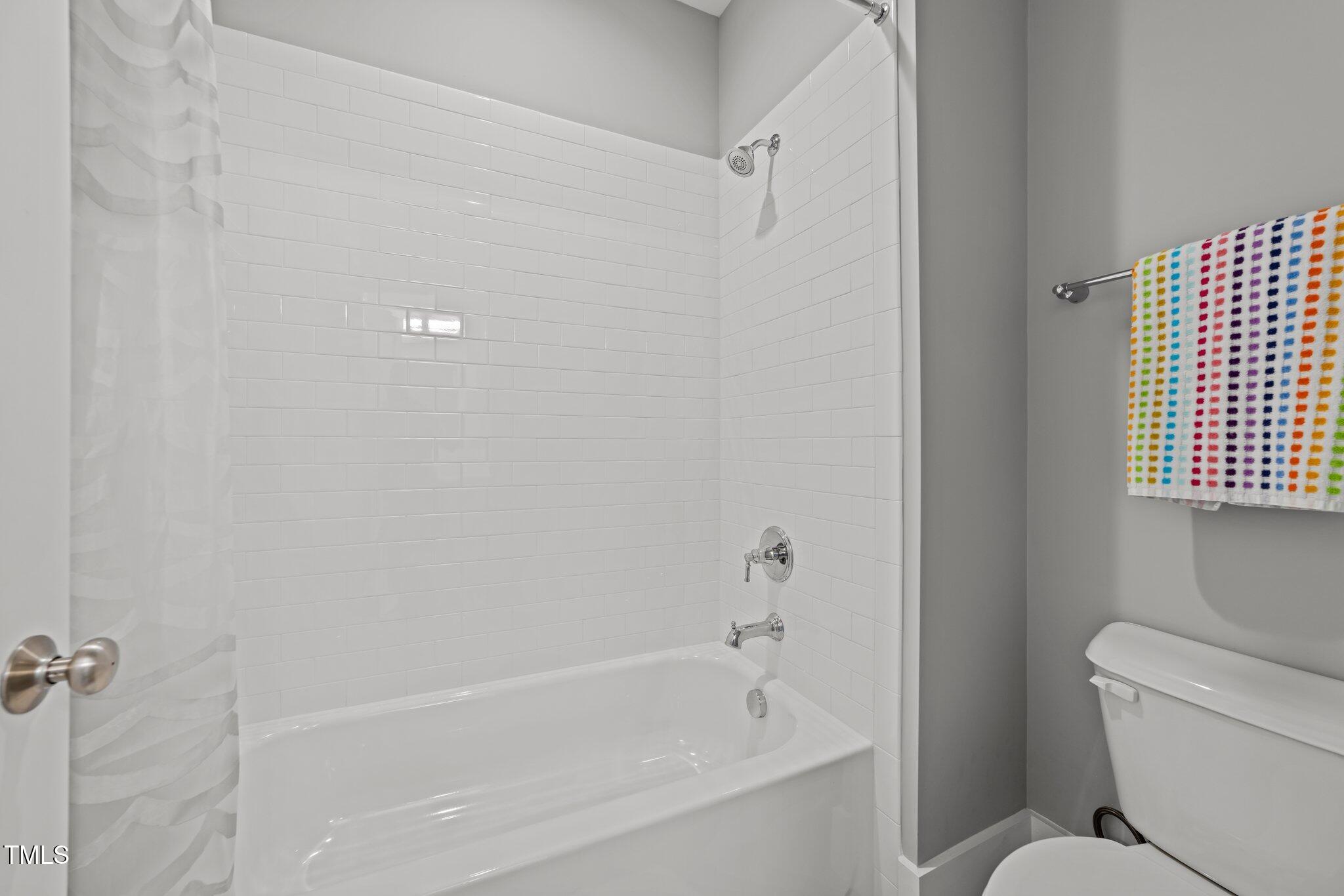 1000 Norris Street Raleigh, NC 27604 - Photo 16 of 49 Second bathroom on second floor
