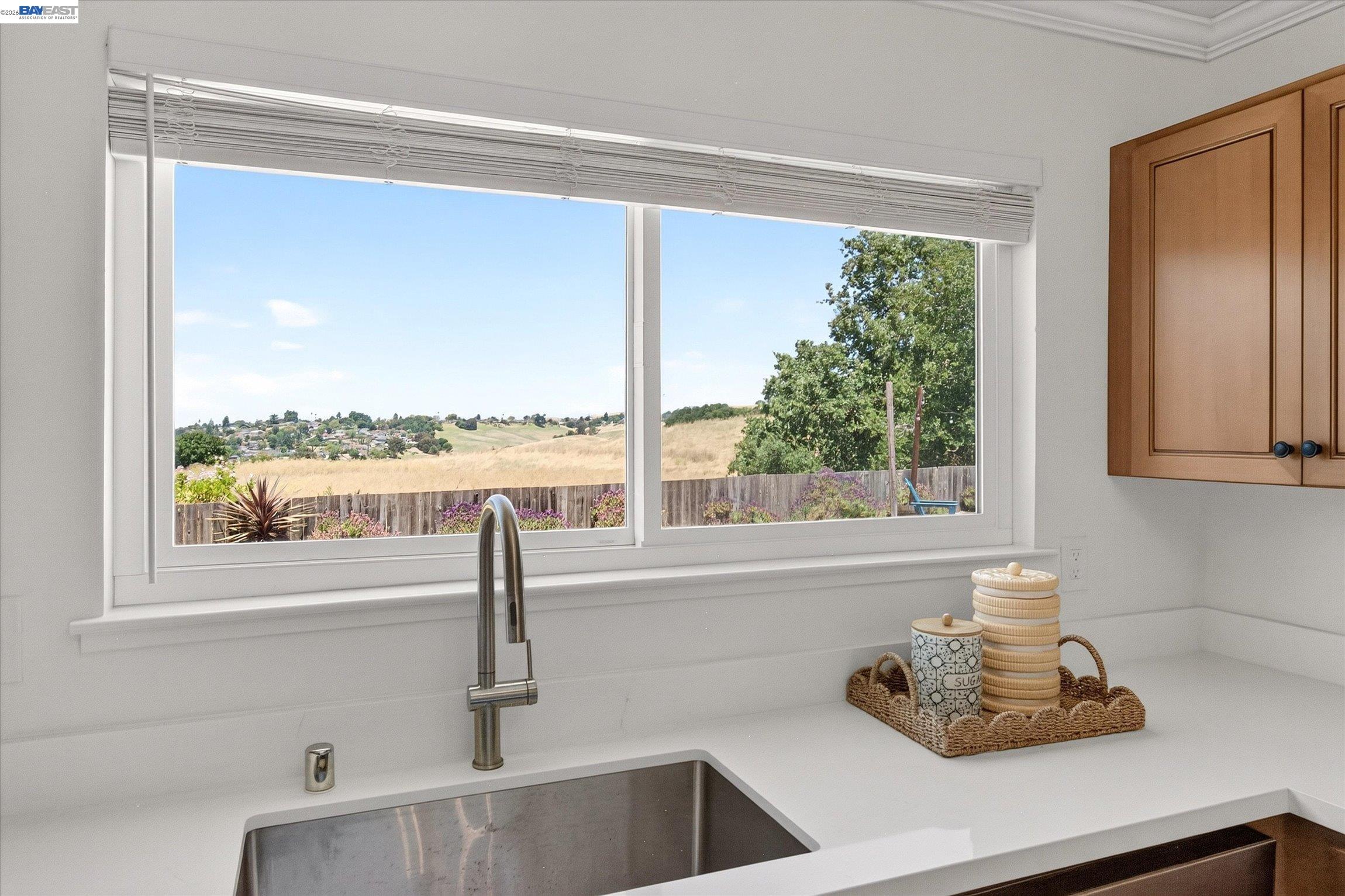295 Iris Road Hercules, CA 94547 - Photo 14 of 31