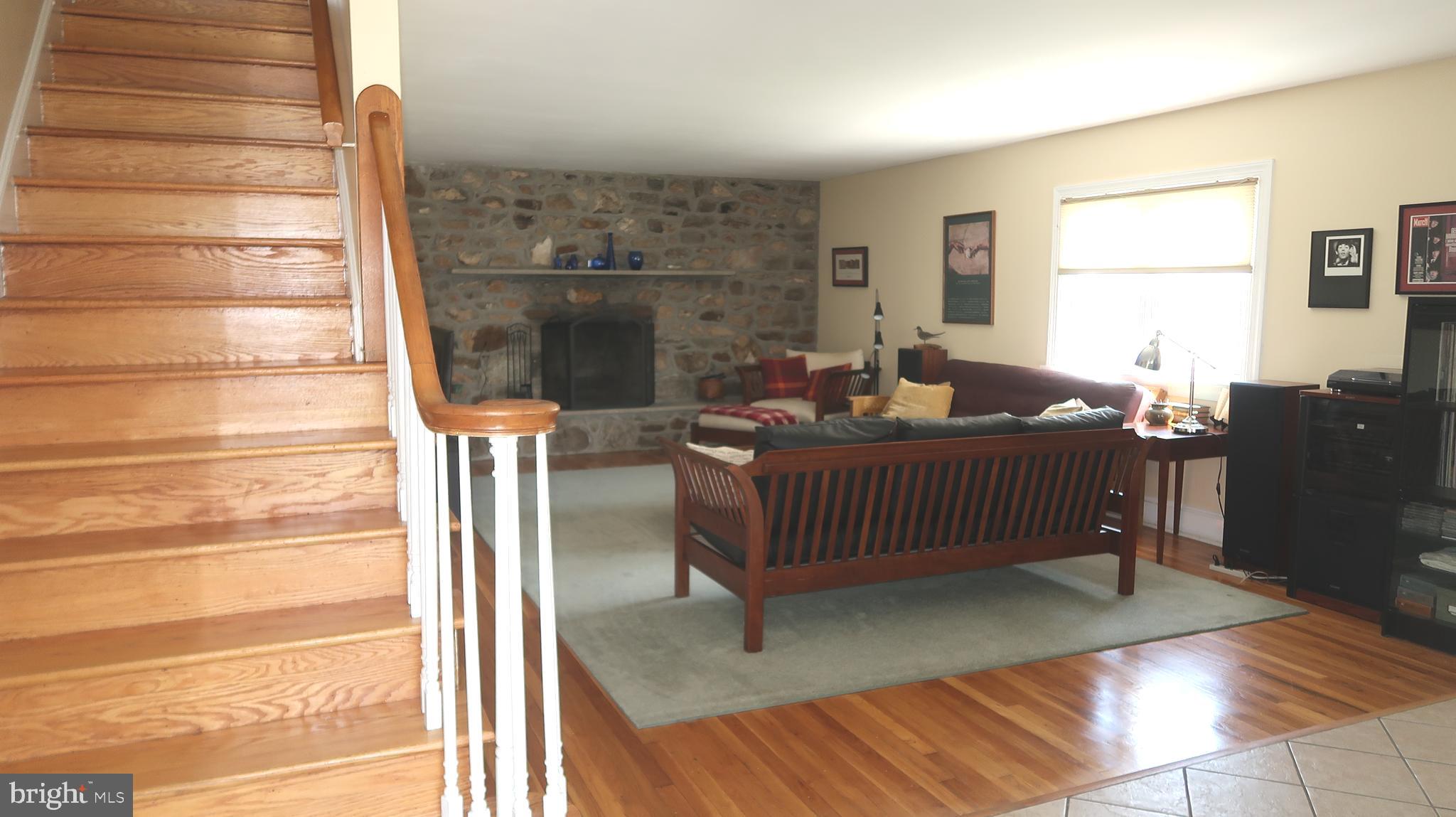 501 Blakeley Road Wallingford, PA 19086 - Photo 11 of 28 Living Room