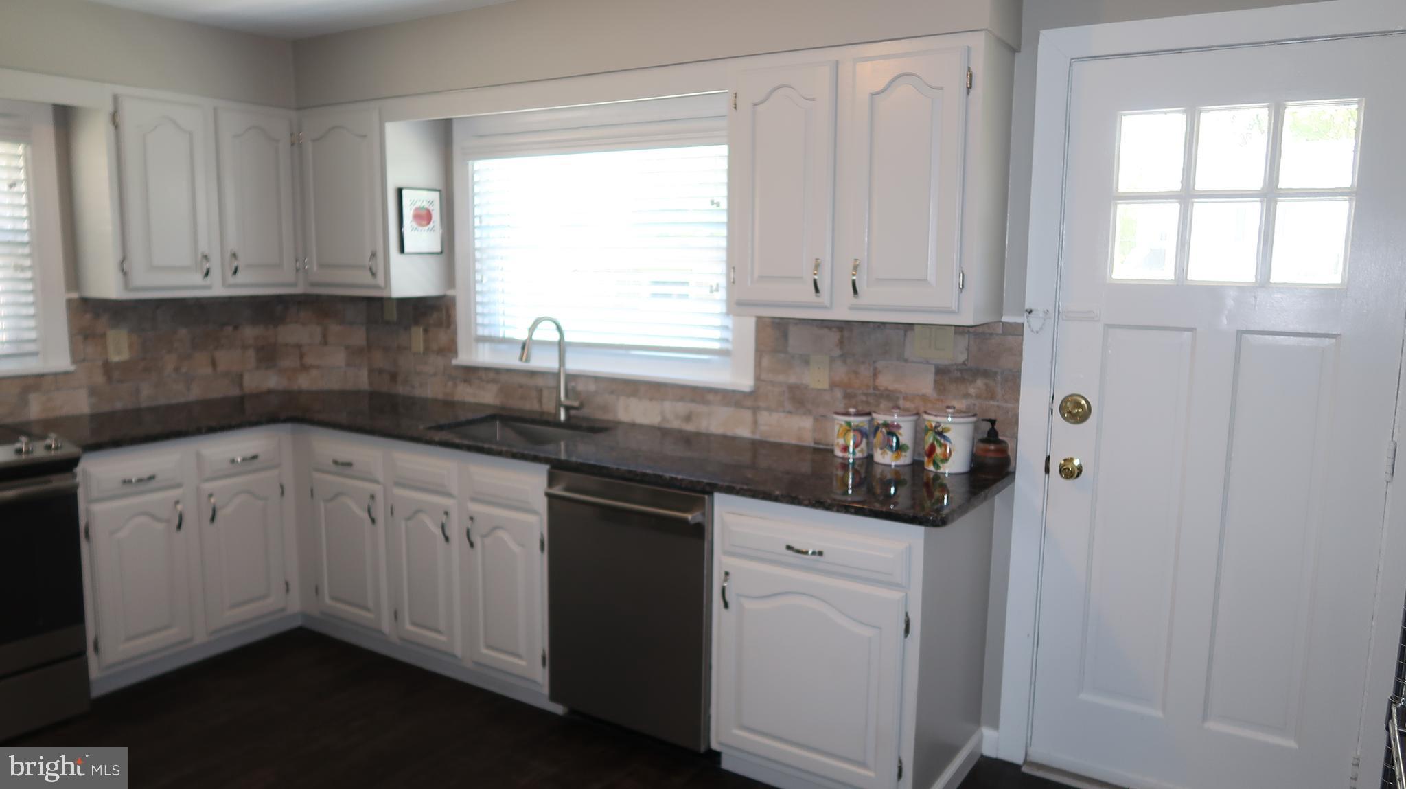501 Blakeley Road Wallingford, PA 19086 - Photo 16 of 28 Updated Kitchen