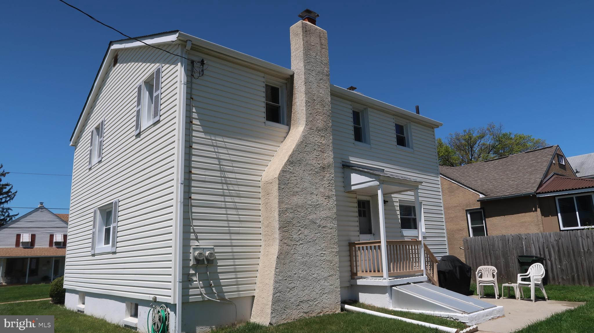 501 Blakeley Road Wallingford, PA 19086 - Photo 4 of 28 Side/Rear View Of Home