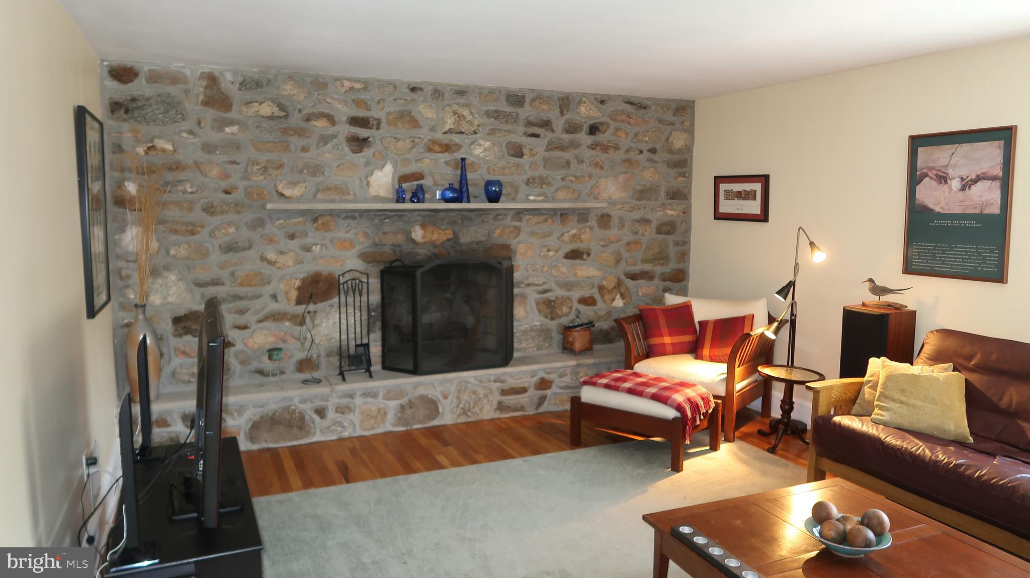 501 Blakeley Road Wallingford, PA 19086 - Photo 10 of 28 Living Room