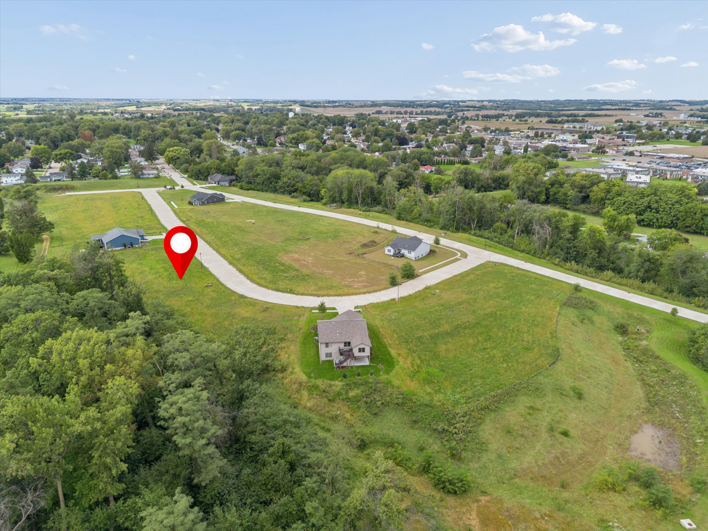 917 Riverstone Road Clinton, IA 52732 - Photo 1 of 8 Gallery Image 1