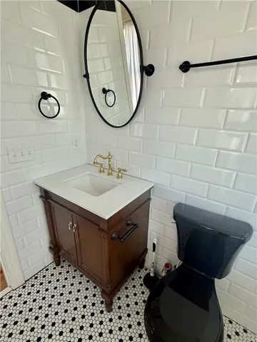 $2,500 | 706 Gloucester Street, Unit A, Brunswick, GA 31520