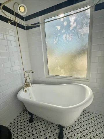 $2,500 | 706 Gloucester Street, Unit A, Brunswick, GA 31520