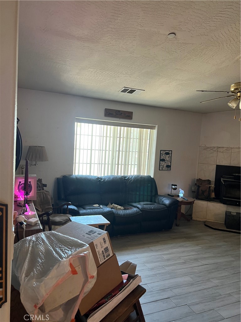 2825 Del Rosa Road Phelan, CA 92371 - Photo 5 of 15 living room