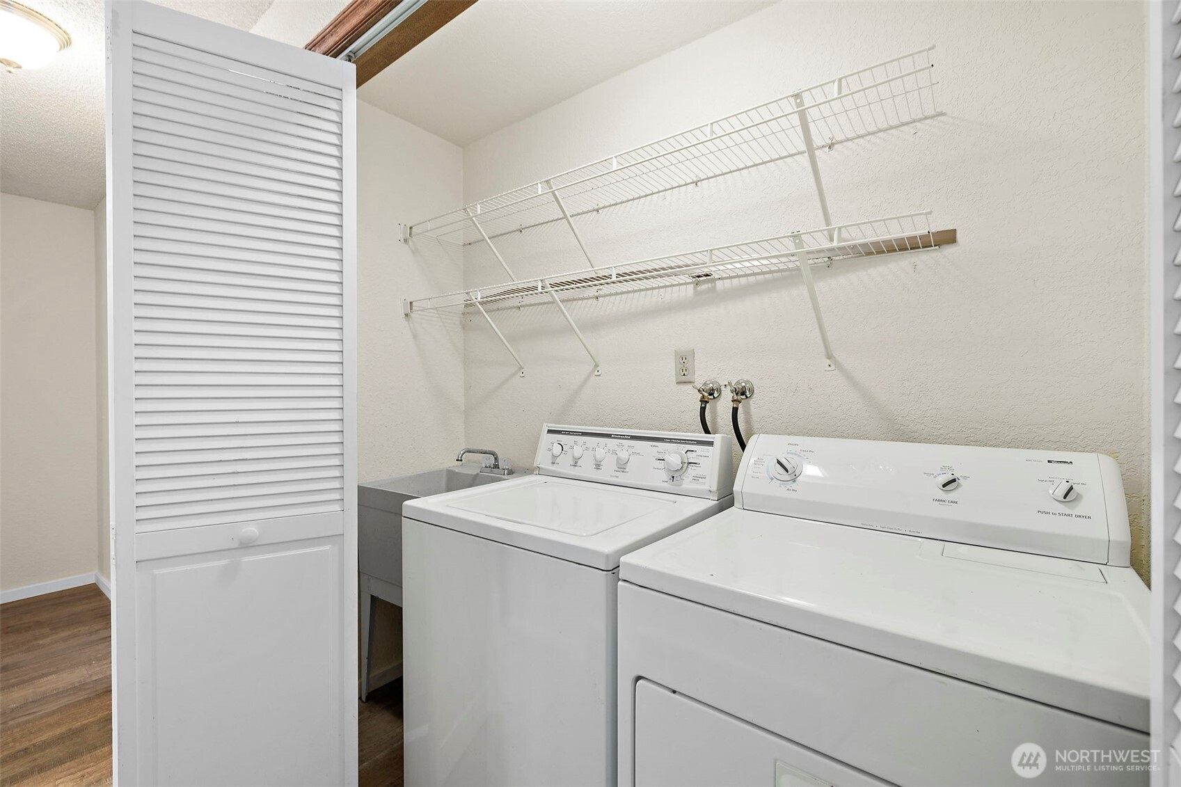 2516 Rockefeller Avenue, Unit A B Everett, WA 98201 - Photo 11 of 37