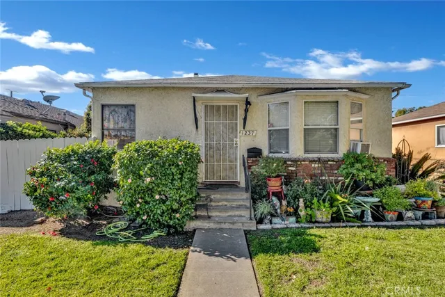 $1,395,000 | 1237 North Cordova Street, Burbank, CA 91505
