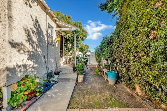 $1,395,000 | 1237 North Cordova Street, Burbank, CA 91505