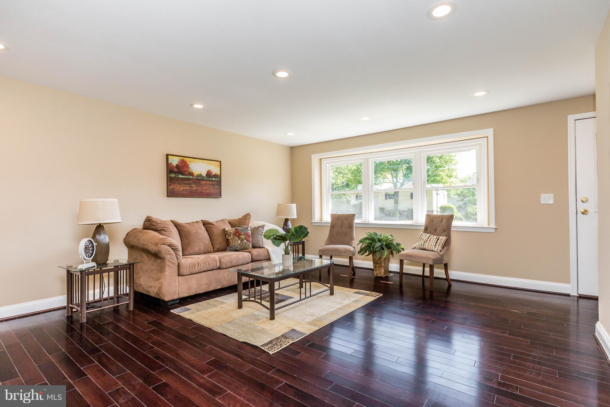 8635 Lucerne Road Randallstown, MD 21133 - Photo 7 of 26 Living Room