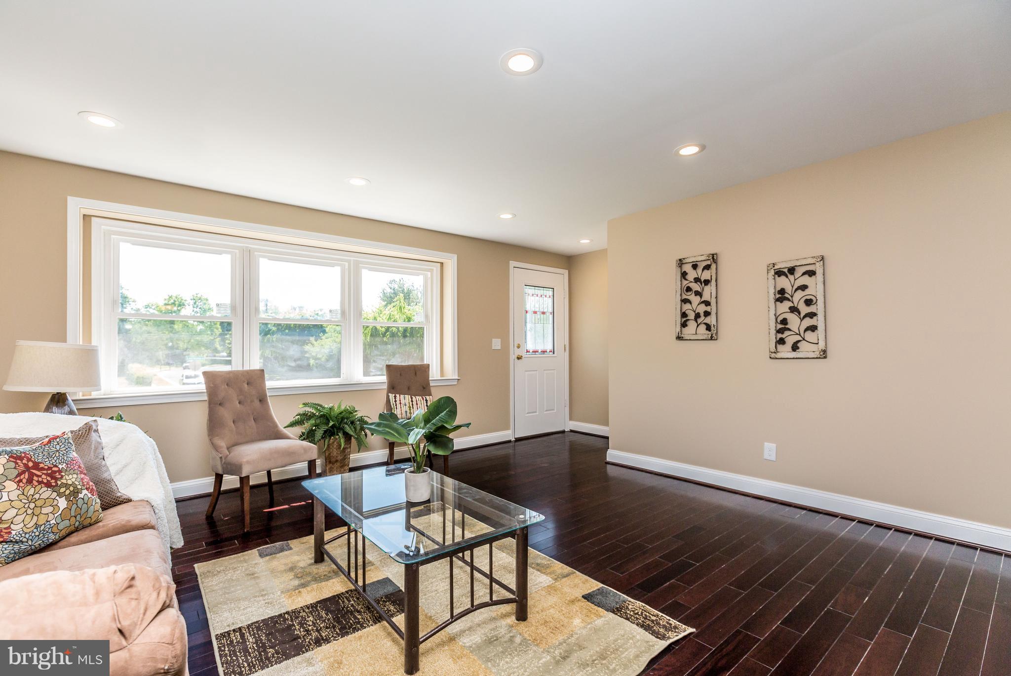 8635 Lucerne Road Randallstown, MD 21133 - Photo 9 of 26 Living Room