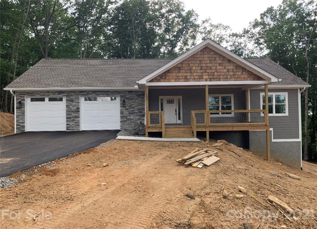 a front view of house with yard