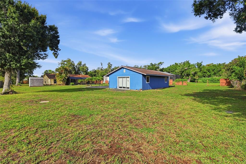 2951 Gocio Road Sarasota, FL 34235 - Photo 37 of 49