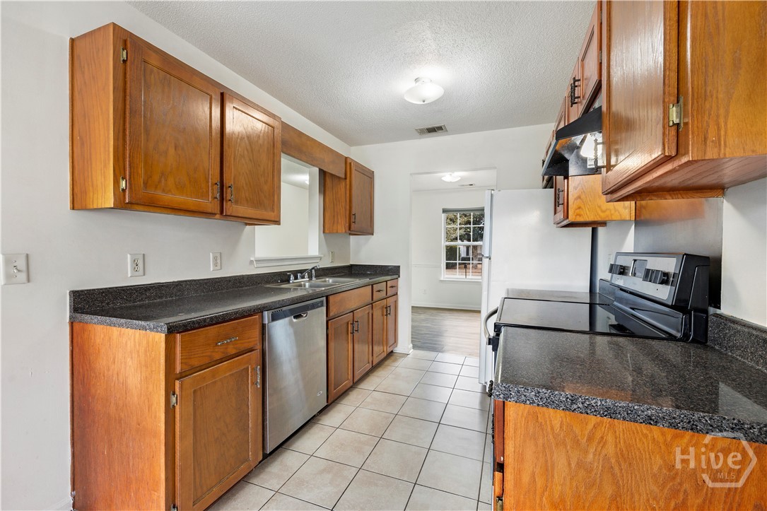 16 Parish Way Pooler, GA 31322 - Photo 9 of 32