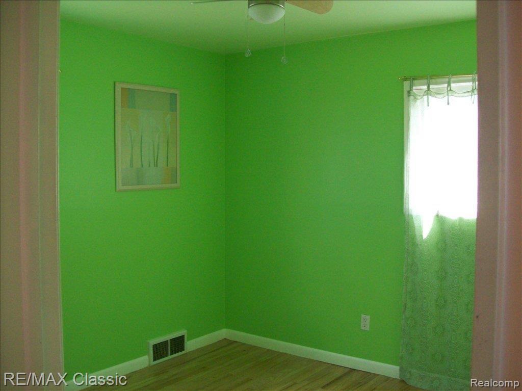 3544 Rome Avenue Warren, MI 48091 - Photo 10 of 15 Guest Bedroom