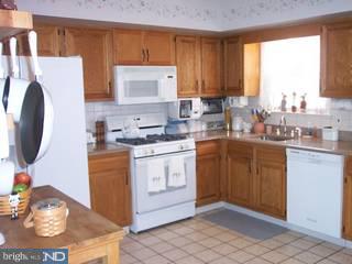 61 Dawn Road Levittown, PA 19056 - Photo 2 of 6 Gallery Image 2
