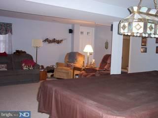 61 Dawn Road Levittown, PA 19056 - Photo 4 of 6 Gallery Image 4