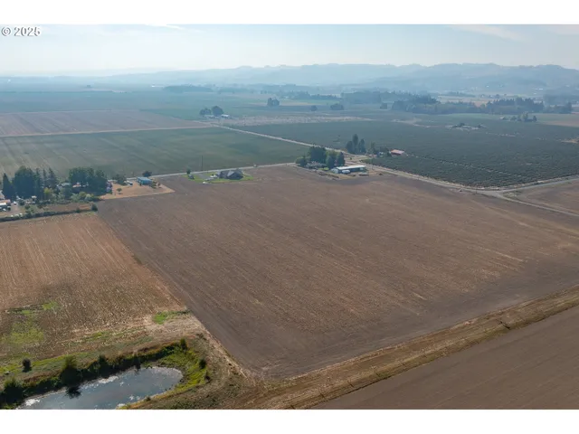 $490,000 | 16445 Southeast Fairview Road, Dayton, OR 97114