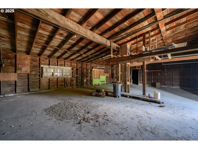 $490,000 | 16445 Southeast Fairview Road, Dayton, OR 97114