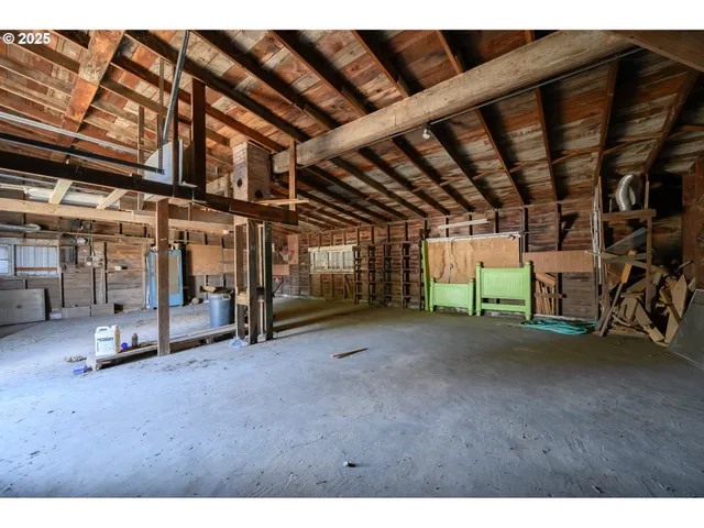 $490,000 | 16445 Southeast Fairview Road, Dayton, OR 97114