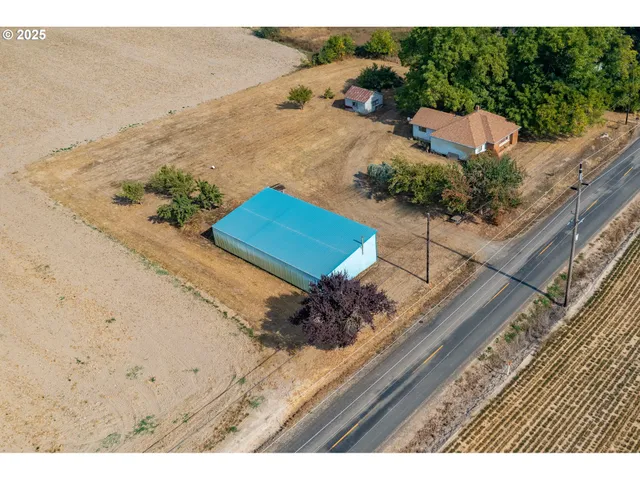 $490,000 | 16445 Southeast Fairview Road, Dayton, OR 97114