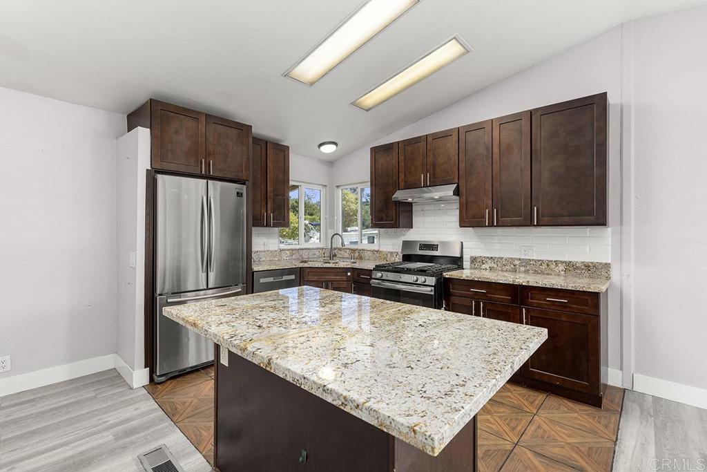 1638 Calavo Road, Unit SPC 39 Fallbrook, CA 92028 - Photo 18 of 40