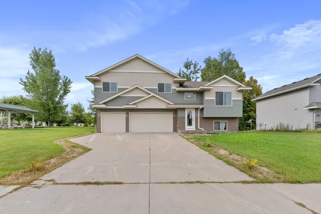 $319,900 | 435 Highview Loop Southeast, Pine City, MN 55063