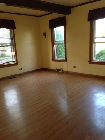 520 North Spring Street Elgin, IL 60120 - Photo 5 of 9