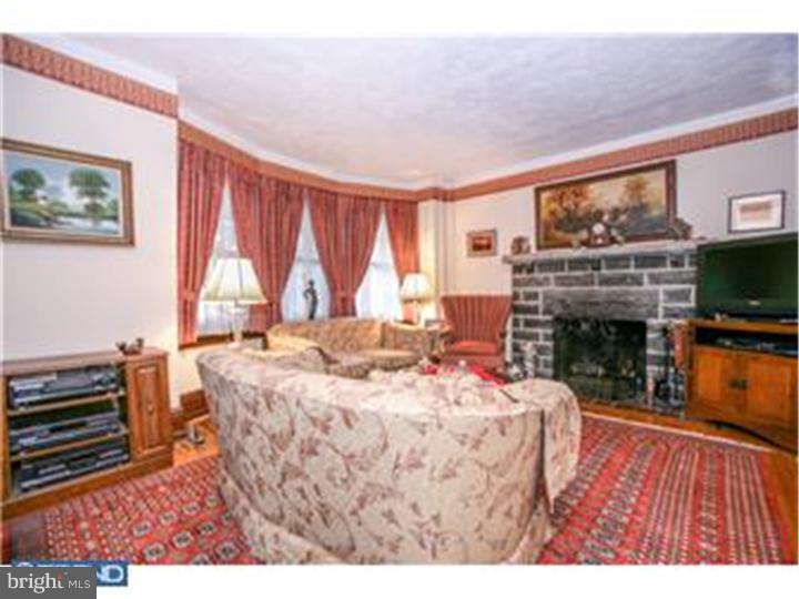 102 Llandaff Road Havertown, PA 19083 - Photo 6 of 24 Living Room