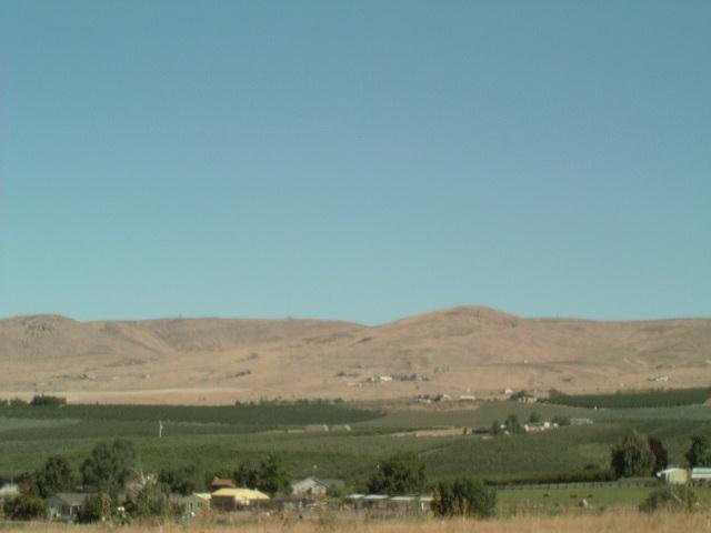 Nna Davell Lane, Unit LOT#3 Yakima, WA 98901 - Photo 3 of 6 a view of lake with mountain