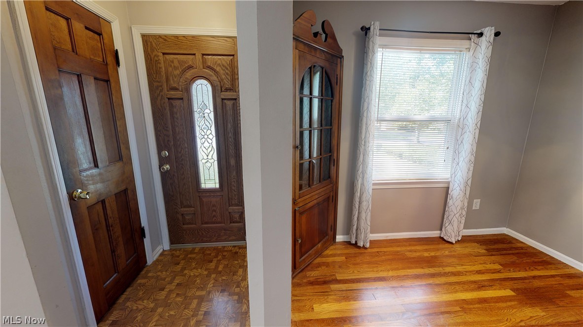 1619 Edgefield Road Lyndhurst, OH 44124 - Photo 3 of 21