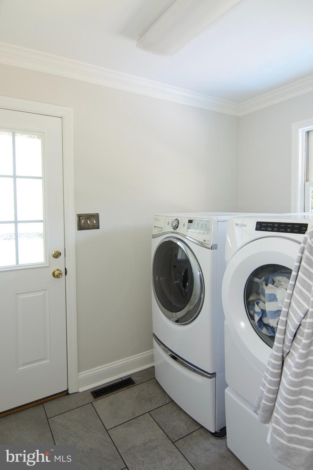 7451 Valley View Lane Reading, PA 19606 - Photo 26 of 61 a utility room with dryer and washer