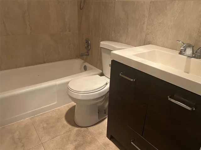 $2,600 | 420 Southeast 13th Drive, Deerfield Beach, FL 33441