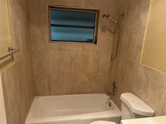 $2,600 | 420 Southeast 13th Drive, Deerfield Beach, FL 33441