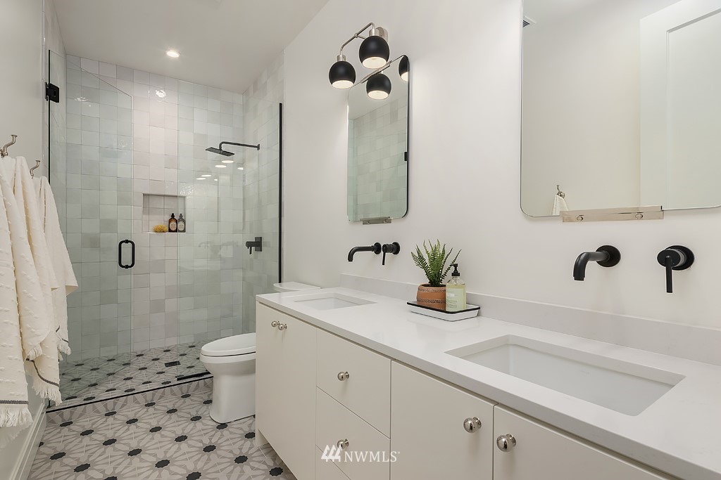 2230 Evergreen Point Road Medina, WA 98039 - Photo 31 of 40