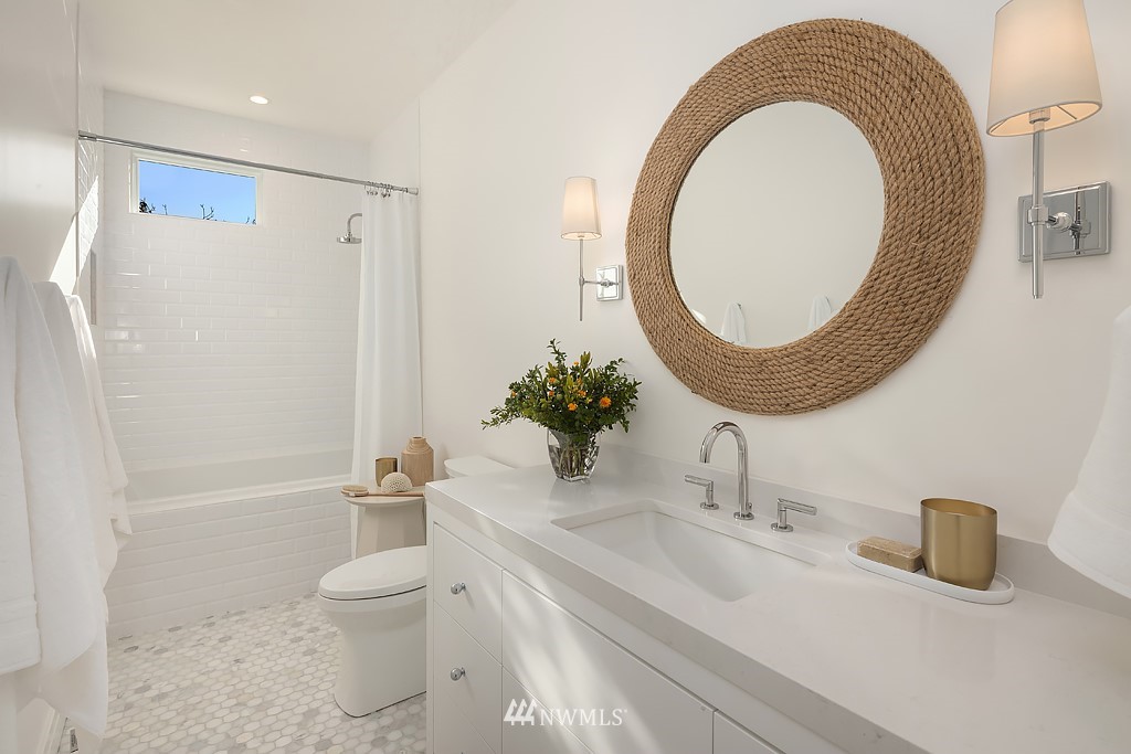 2230 Evergreen Point Road Medina, WA 98039 - Photo 33 of 40