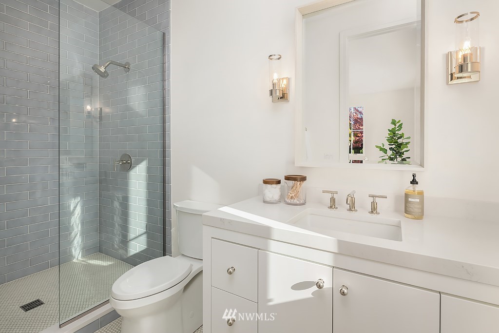 2230 Evergreen Point Road Medina, WA 98039 - Photo 34 of 40