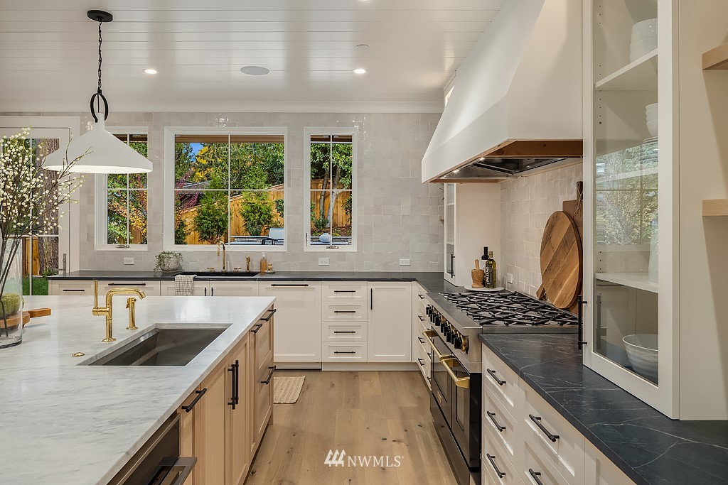 2230 Evergreen Point Road Medina, WA 98039 - Photo 9 of 40