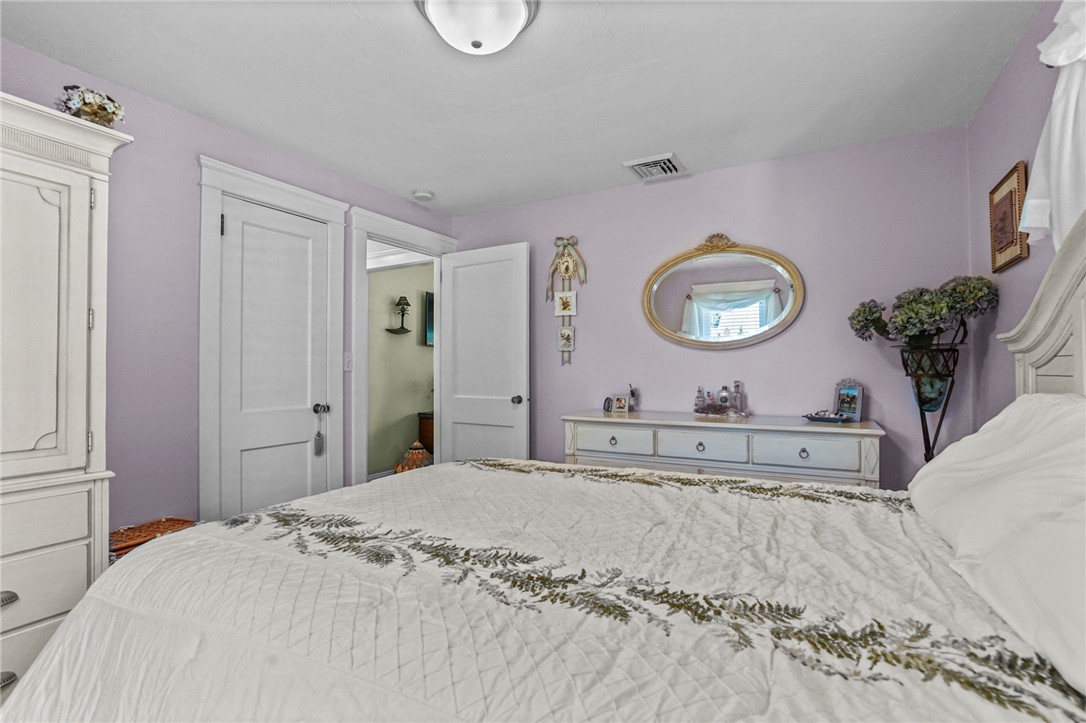 79 Beach Road Bristol, RI 02809 - Photo 13 of 28