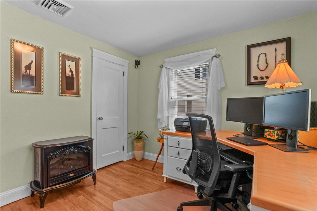 79 Beach Road Bristol, RI 02809 - Photo 16 of 28