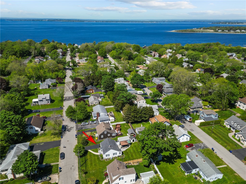 79 Beach Road Bristol, RI 02809 - Photo 2 of 28