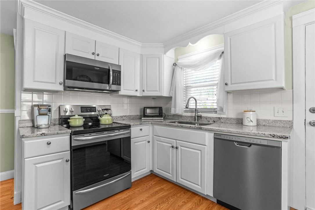 79 Beach Road Bristol, RI 02809 - Photo 8 of 28