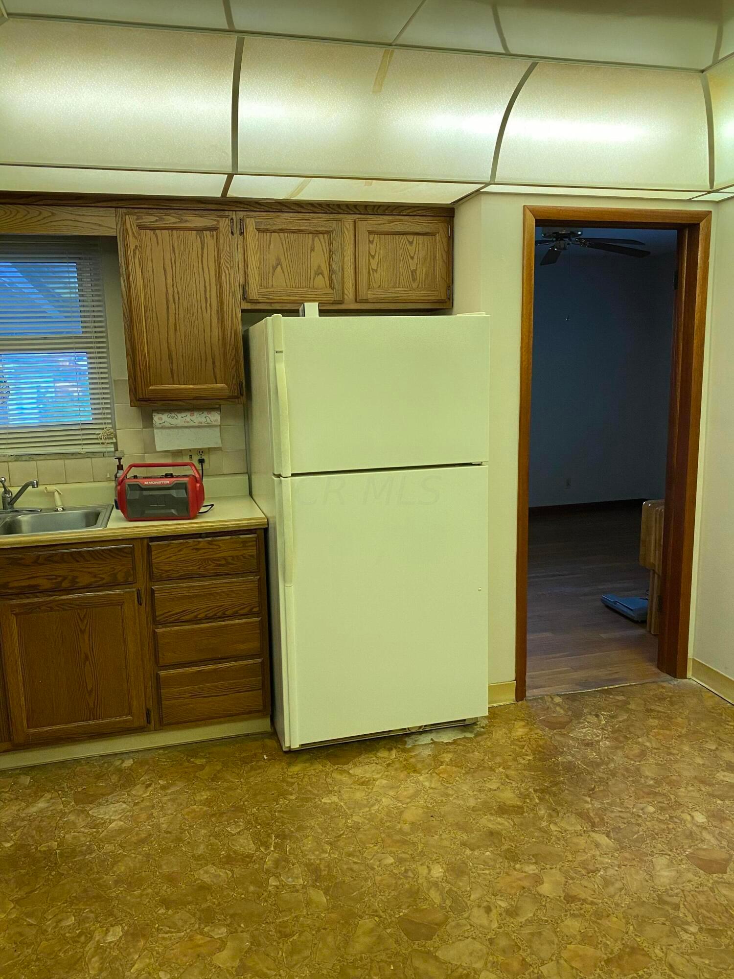 622 Beechwood Road Columbus, OH 43213 - Photo 22 of 24 Kitchen