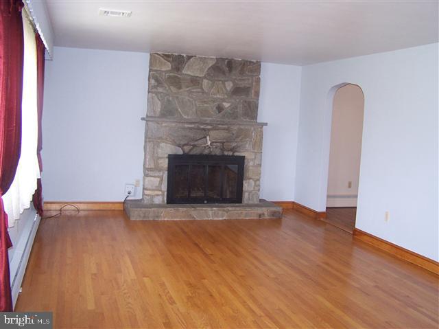 4301 Beagle Road Elizabethtown, PA 17022 - Photo 3 of 20 Gallery Image 3