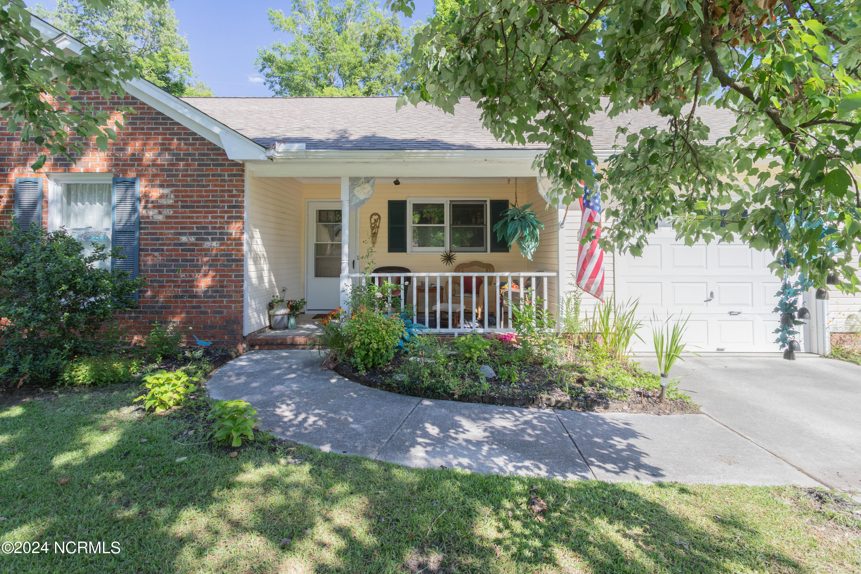 162 Raintree Circle Jacksonville, NC 28540 - Photo 1 of 45 Front