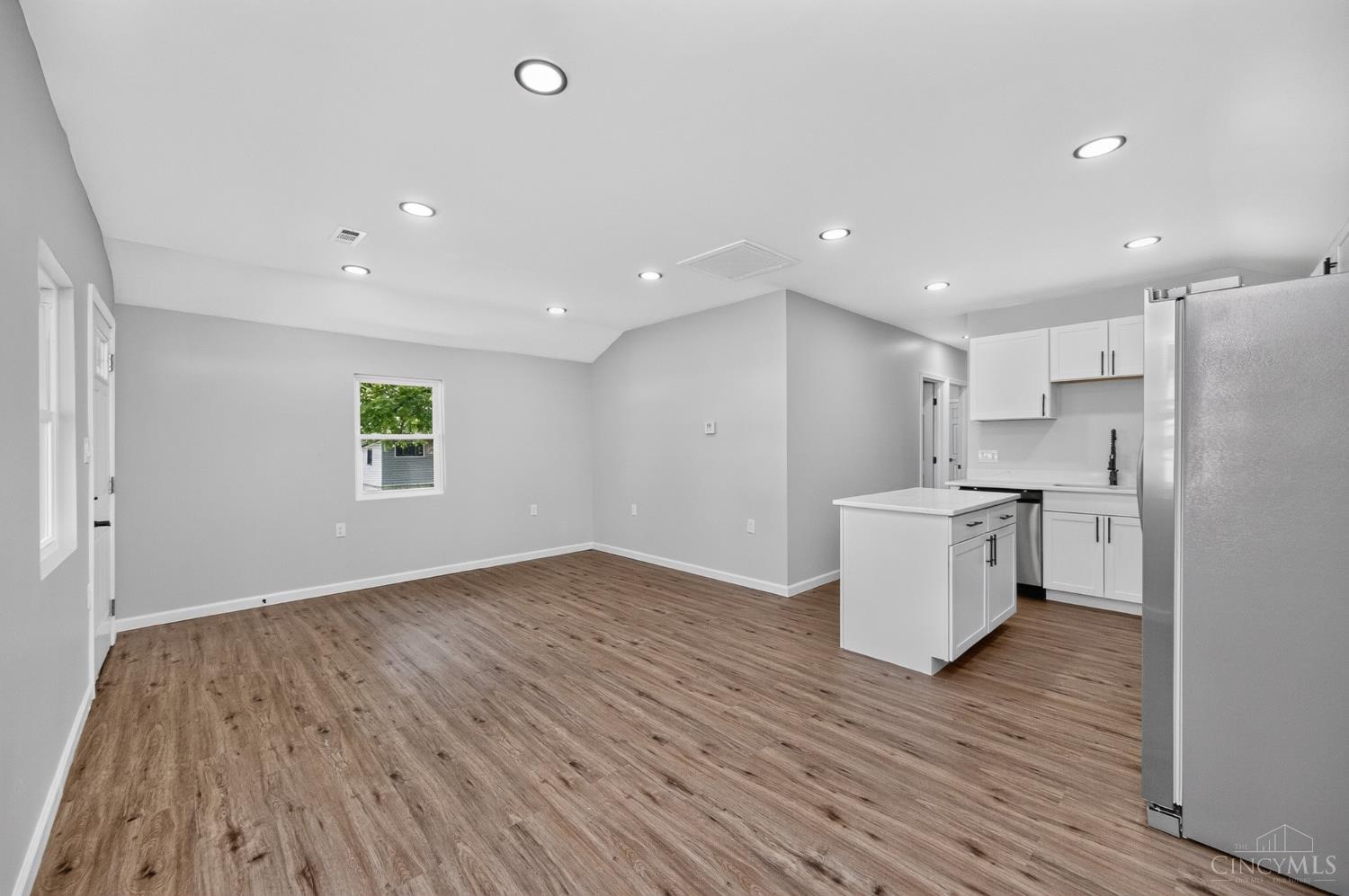8812 Pine Road Cincinnati, OH 45242 - Photo 8 of 61