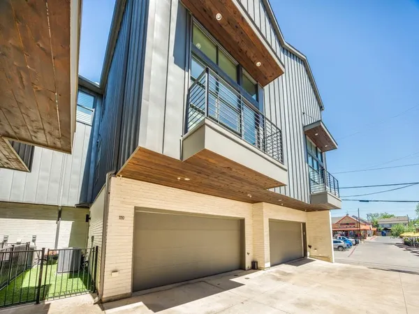 $3,600 | 5202 Capitol Avenue, Unit 1110, Dallas, TX 75206