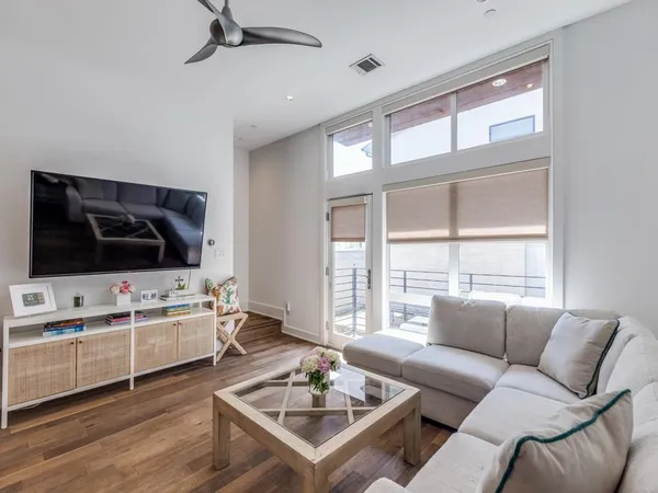 $3,600 | 5202 Capitol Avenue, Unit 1110, Dallas, TX 75206